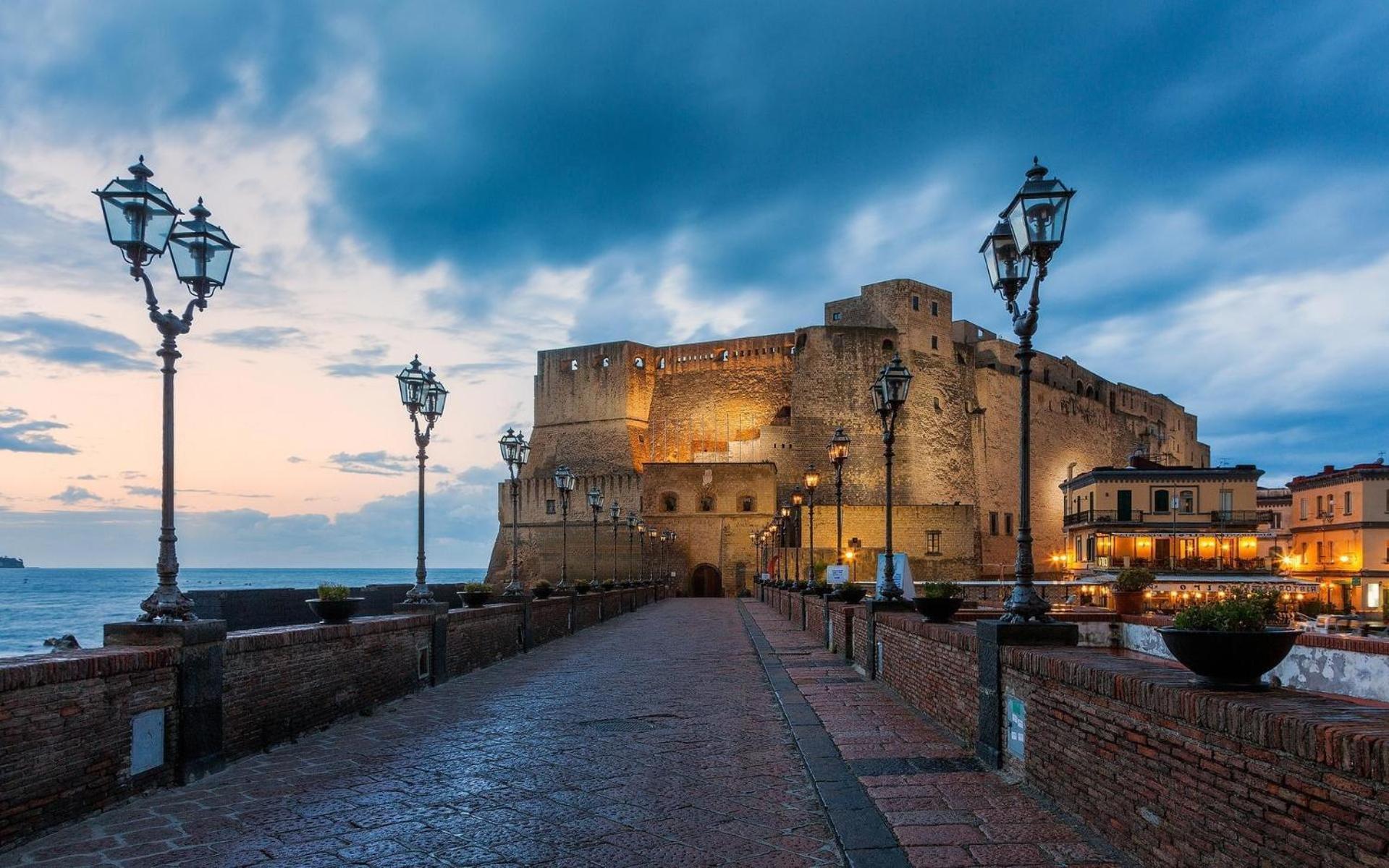 New Latt E Lett Couette-café Naples